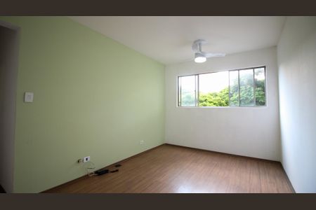 Apartamento à venda com 84m², 2 quartos e 1 vaga Apartamento à venda com 84m², 2 quartos e 1 vagaSala