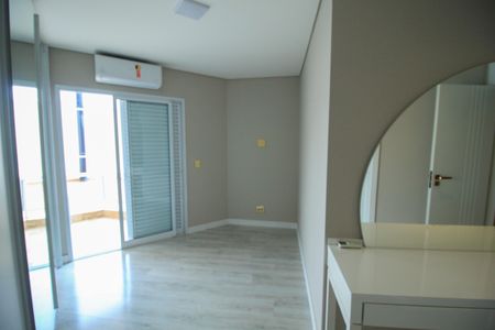 Casa à venda com 285m², 3 quartos e 4 vagas Casa à venda com 285m², 3 quartos e 4 vagasQuarto 2