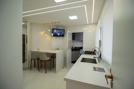Casa à venda com 285m², 3 quartos e 4 vagas Casa à venda com 285m², 3 quartos e 4 vagasCozinha