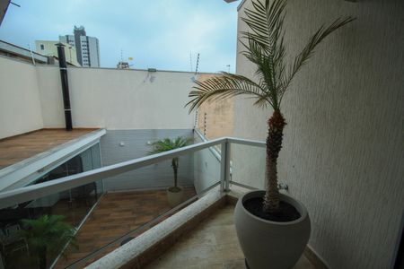 Casa à venda com 285m², 3 quartos e 4 vagas Casa à venda com 285m², 3 quartos e 4 vagasVaranda - Quarto 3