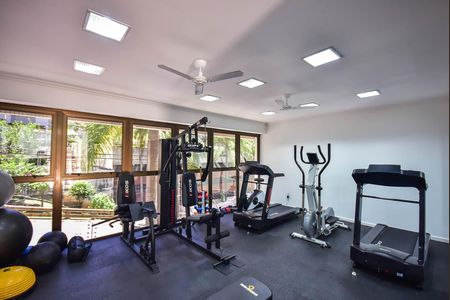 Apartamento à venda com 109m², 2 quartos e 2 vagas Apartamento à venda com 109m², 2 quartos e 2 vagasÁrea comum - Academia