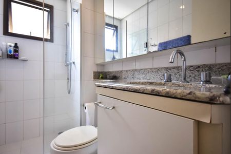Apartamento à venda com 109m², 2 quartos e 2 vagas Apartamento à venda com 109m², 2 quartos e 2 vagasBanheiro Suíte 1