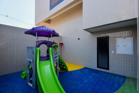 Apartamento à venda com 66m², 2 quartos e 1 vaga Apartamento à venda com 66m², 2 quartos e 1 vagaÁrea comum - Playground