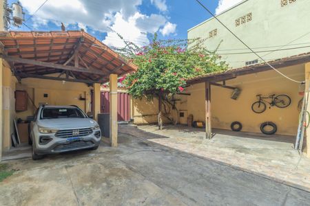 Casa à venda com 147m², 3 quartos e 8 vagas Casa à venda com 147m², 3 quartos e 8 vagasÁrea comum