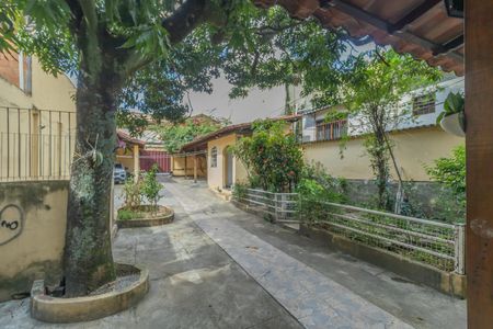 Casa à venda com 147m², 3 quartos e 8 vagas Casa à venda com 147m², 3 quartos e 8 vagasÁrea comum
