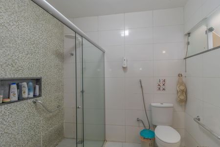 Casa à venda com 147m², 3 quartos e 8 vagas Casa à venda com 147m², 3 quartos e 8 vagasBanheiro