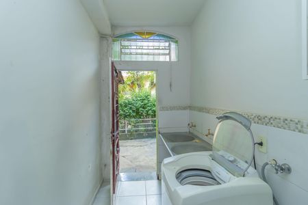 Casa à venda com 147m², 3 quartos e 8 vagas Casa à venda com 147m², 3 quartos e 8 vagasÁrea de Serviço