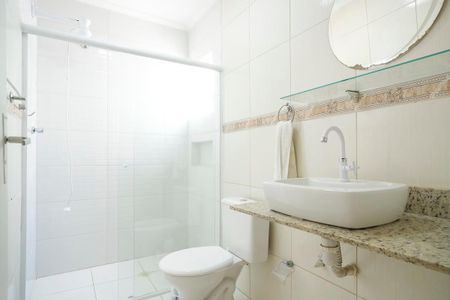 Casa à venda com 138m², 2 quartos e 1 vagaBanheiro 1