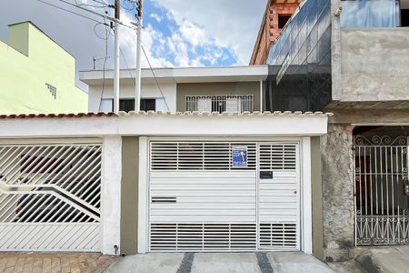 Casa à venda com 138m², 2 quartos e 1 vagaFachada + plaquinha
