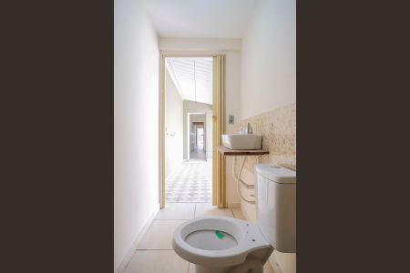 Casa à venda com 138m², 2 quartos e 1 vagaBanheiro 2