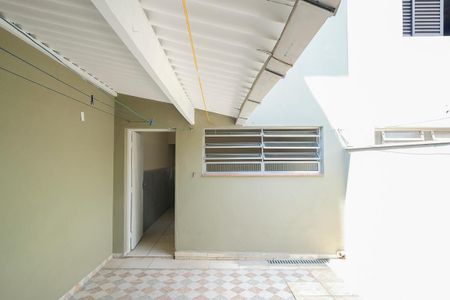 Casa à venda com 138m², 2 quartos e 1 vagaÁrea de serviço e quintal