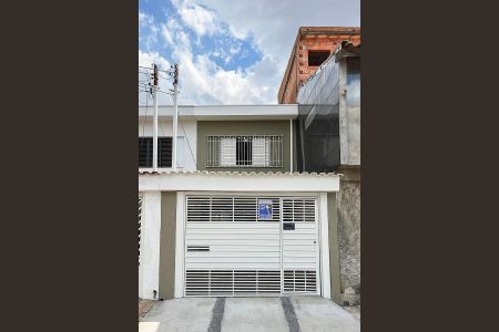 Casa à venda com 138m², 2 quartos e 1 vagaFachada + plaquinha