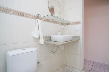 Casa à venda com 138m², 2 quartos e 1 vagaBanheiro 1