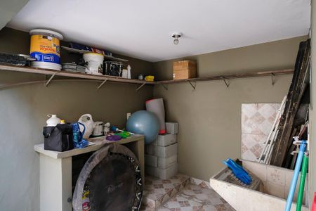 Casa à venda com 138m², 2 quartos e 1 vagaÁrea de serviço e quintal