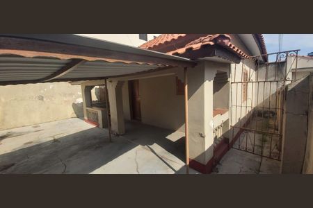 Casa à venda com 498m², 2 quartos e 1 vaga Casa à venda com 498m², 2 quartos e 1 vagaQuintal