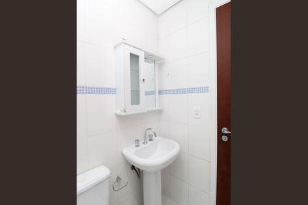 Casa de condomínio para alugar com 120m², 2 quartos e 3 vagasBanheiro Social