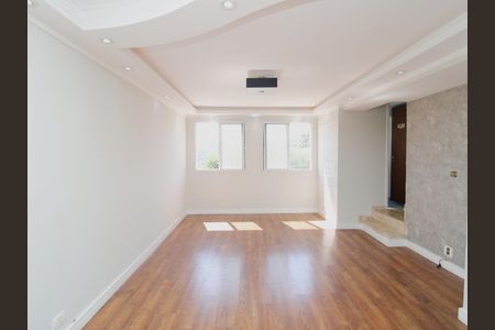 Casa de condomínio para alugar com 120m², 2 quartos e 3 vagasSala