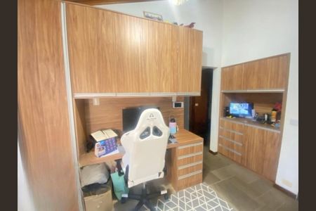 Casa à venda com 238m², 3 quartos e 3 vagas Casa à venda com 238m², 3 quartos e 3 vagasFoto 28