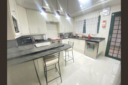 Casa à venda com 238m², 3 quartos e 3 vagas Casa à venda com 238m², 3 quartos e 3 vagasFoto 15