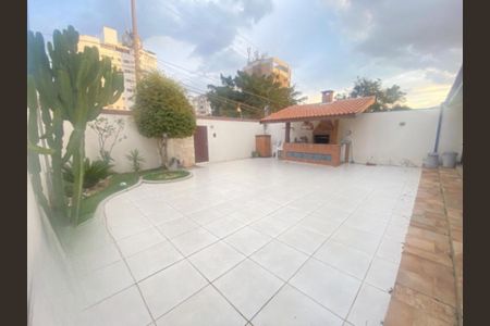 Casa à venda com 238m², 3 quartos e 3 vagas Casa à venda com 238m², 3 quartos e 3 vagasFoto 06