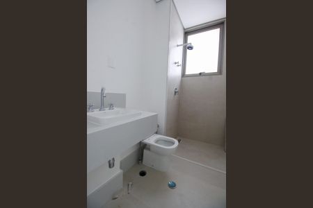 Apartamento à venda com 189m², 3 quartos e 3 vagasBanheiro da Suíte 2