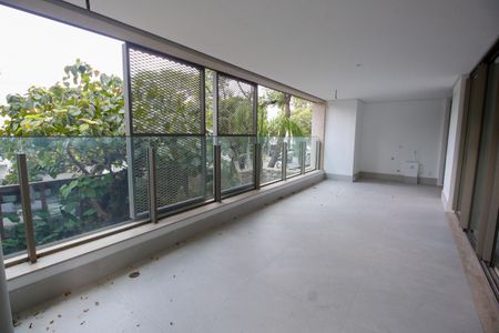 Apartamento à venda com 226m², 3 quartos e 3 vagasSala