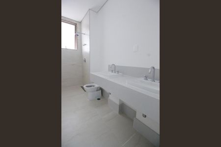 Apartamento à venda com 189m², 3 quartos e 3 vagasBanheiro da Suíte 1