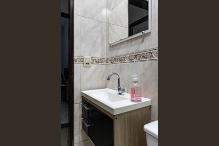 Apartamento à venda com 49m², 2 quartos e 1 vaga Apartamento à venda com 49m², 2 quartos e 1 vagaBanheiro