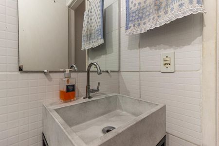 Apartamento para alugar com 49m², 2 quartos e sem vagaBanheiro