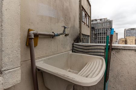 Apartamento para alugar com 49m², 2 quartos e sem vagaVaranda da Sala - Detalhe Tanque