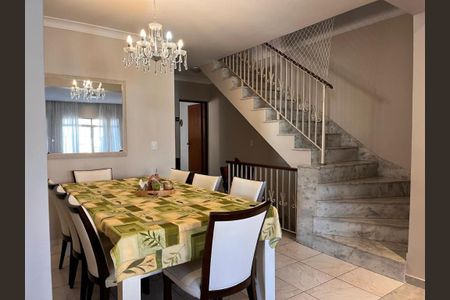 Casa à venda com 332m², 4 quartos e 5 vagasFoto 07