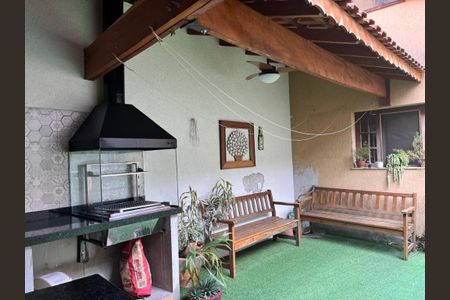 Casa à venda com 332m², 4 quartos e 5 vagasFoto 02