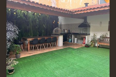 Casa à venda com 332m², 4 quartos e 5 vagasFoto 01