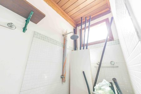 Casa de condomínio à venda com 260m², 3 quartos e 3 vagasBanheiro Social 2