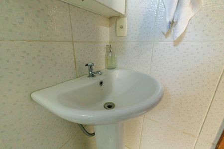 Casa de condomínio à venda com 260m², 3 quartos e 3 vagasBanheiro de Serviço