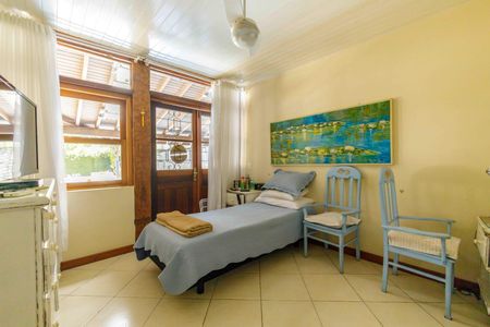 Casa de condomínio à venda com 260m², 3 quartos e 3 vagasSuíte 1