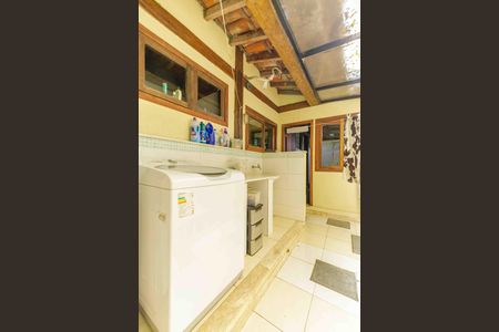 Casa de condomínio à venda com 260m², 3 quartos e 3 vagasÁrea de Serviço