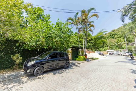Casa de condomínio à venda com 260m², 3 quartos e 3 vagasFachada