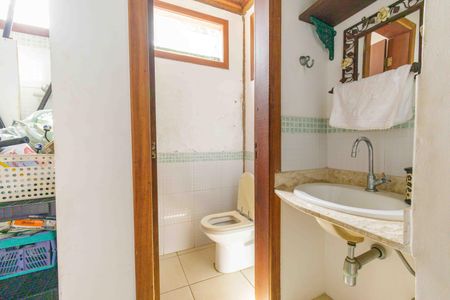Casa de condomínio à venda com 260m², 3 quartos e 3 vagasBanheiro Social 2