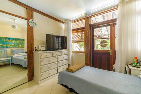 Casa de condomínio à venda com 260m², 3 quartos e 3 vagasSuíte 1