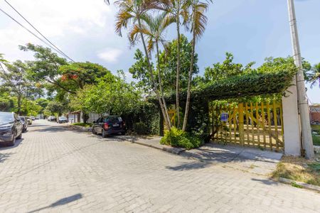 Casa de condomínio à venda com 260m², 3 quartos e 3 vagasFachada