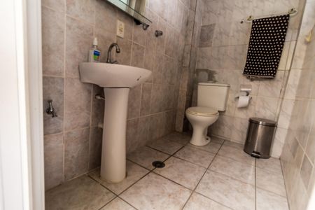 Casa para alugar com 550m², 5 quartos e 2 vagas Casa para alugar com 550m², 5 quartos e 2 vagasBanheiro Quintal