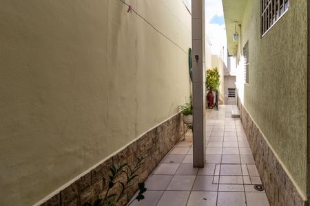 Casa para alugar com 550m², 5 quartos e 2 vagas Casa para alugar com 550m², 5 quartos e 2 vagasCorredor Quintal