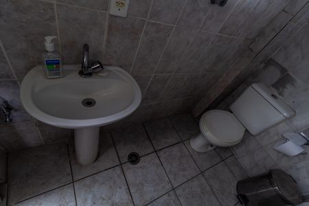 Casa para alugar com 550m², 5 quartos e 2 vagas Casa para alugar com 550m², 5 quartos e 2 vagasBanheiro Quintal