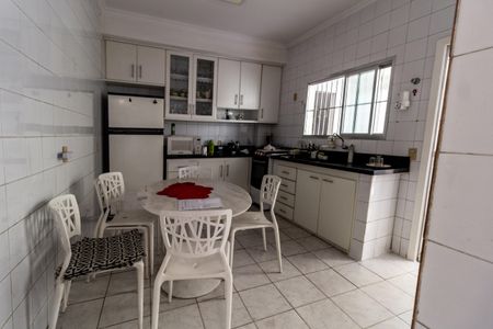 Casa para alugar com 550m², 5 quartos e 2 vagas Casa para alugar com 550m², 5 quartos e 2 vagasCozinha