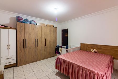 Casa à venda com 270m², 3 quartos e 2 vagas Casa à venda com 270m², 3 quartos e 2 vagasSuíte