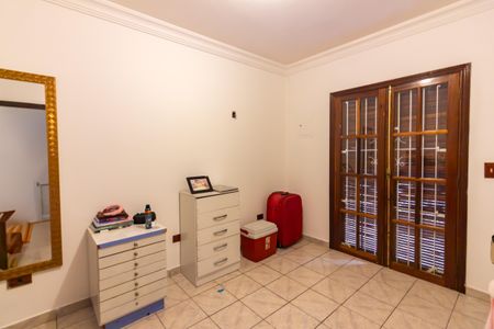 Casa à venda com 270m², 3 quartos e 2 vagas Casa à venda com 270m², 3 quartos e 2 vagasQuarto 2