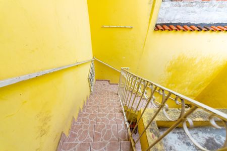 Casa à venda com 270m², 3 quartos e 2 vagas Casa à venda com 270m², 3 quartos e 2 vagasEscada