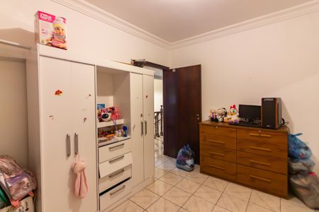 Casa à venda com 270m², 3 quartos e 2 vagas Casa à venda com 270m², 3 quartos e 2 vagasQuarto 2