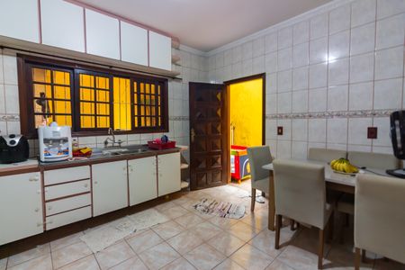 Casa à venda com 270m², 3 quartos e 2 vagas Casa à venda com 270m², 3 quartos e 2 vagasCozinha